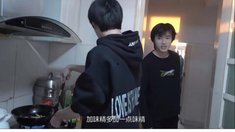 辰星cp超猛爆料视频,揭秘幕后激情瞬间  第2张
