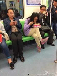 娱乐吃瓜酱坐地铁,揭秘都市生活百态  第2张 娱乐吃瓜酱坐地铁,揭秘都市生活百态  第2张